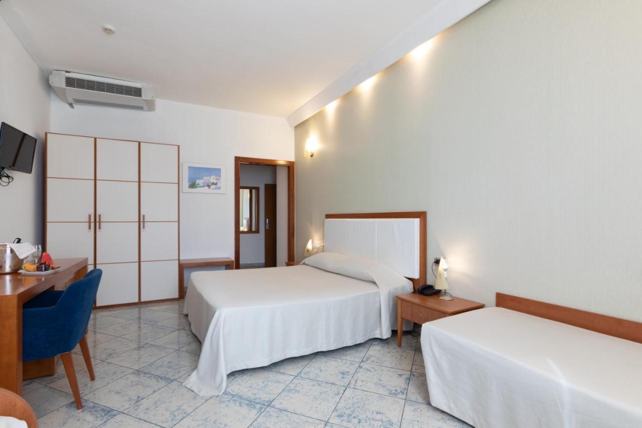 Hotel Aurora E Del Benessere Santa Cesarea Terme Exteriér fotografie